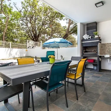 Villa Salut By Stay-Ici, Algarve Holiday Rental Villa Albufeira