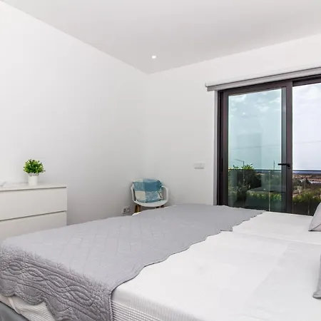 Villa Salut By Stay-Ici, Algarve Holiday Rental Albufeira
