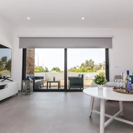 Villa Salut By Stay-Ici, Algarve Holiday Rental ヴィラ アルブフェイラ